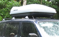 Roof bars with cargo pod